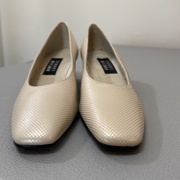 Vintage Stuart Weitzman Cream Block Heels. Size 8.5AA. - Picture 5 of 16